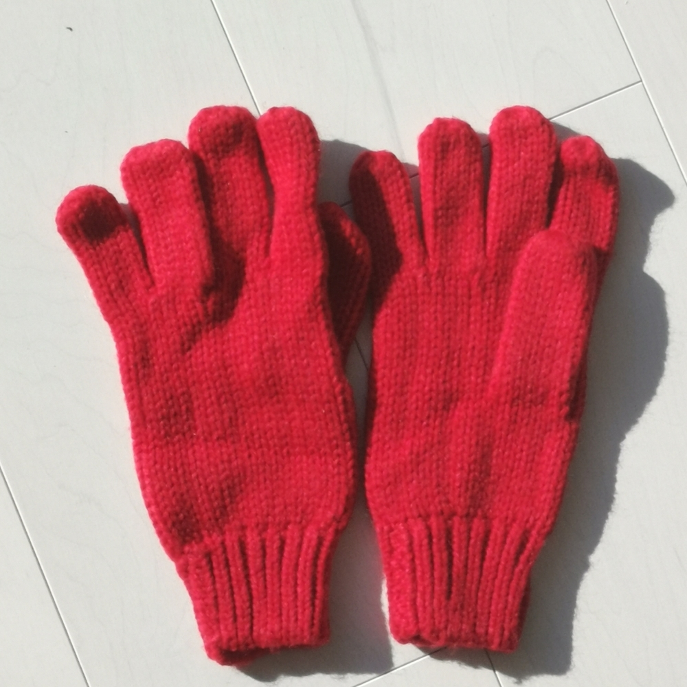 NWOT gap red knit gloves